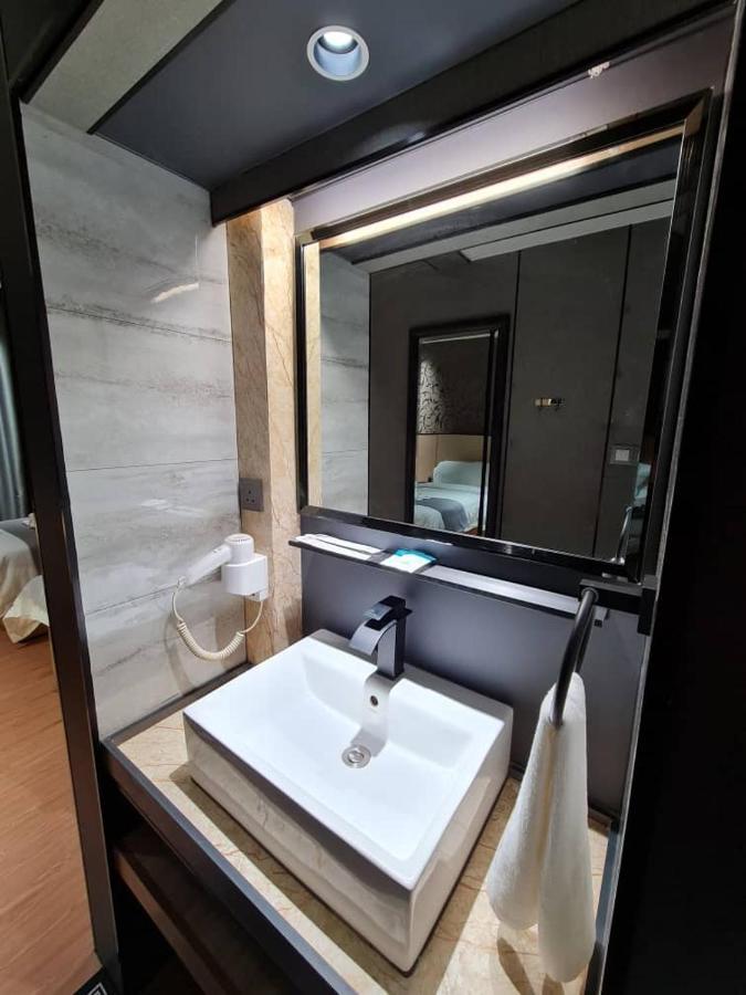 Extreme Boutique Hotel Keluang Exteriér fotografie