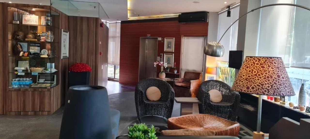 Extreme Boutique Hotel Keluang Exteriér fotografie